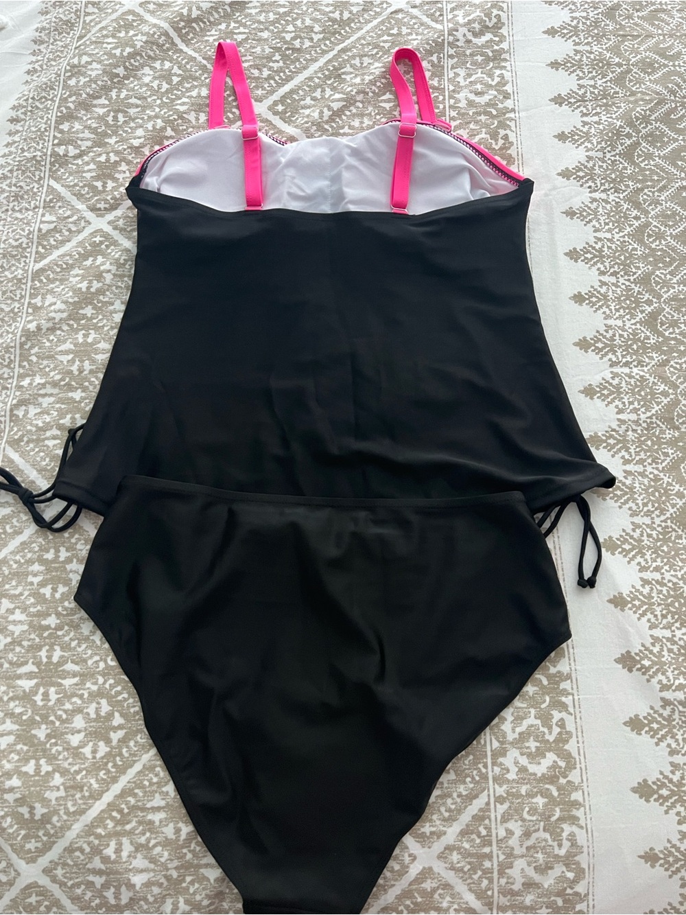 Women’s 1X Black Floral Tankini Swim Set with Pink Accents fits more like an XL - Picture 5 of 8